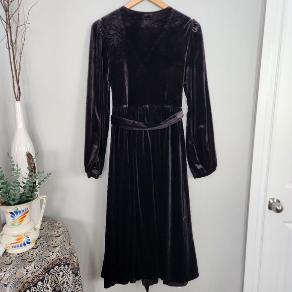 Black Velvet Embroidered Dress - Picture 5 of 7